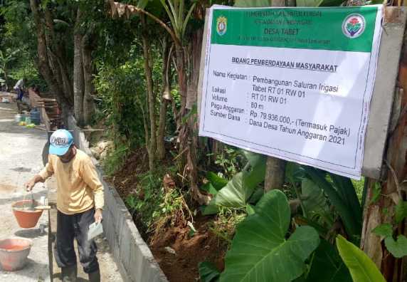  Pembangunan Saluran air sanitasi Dusun betetor RT 1 RW 1 Desa Tabet